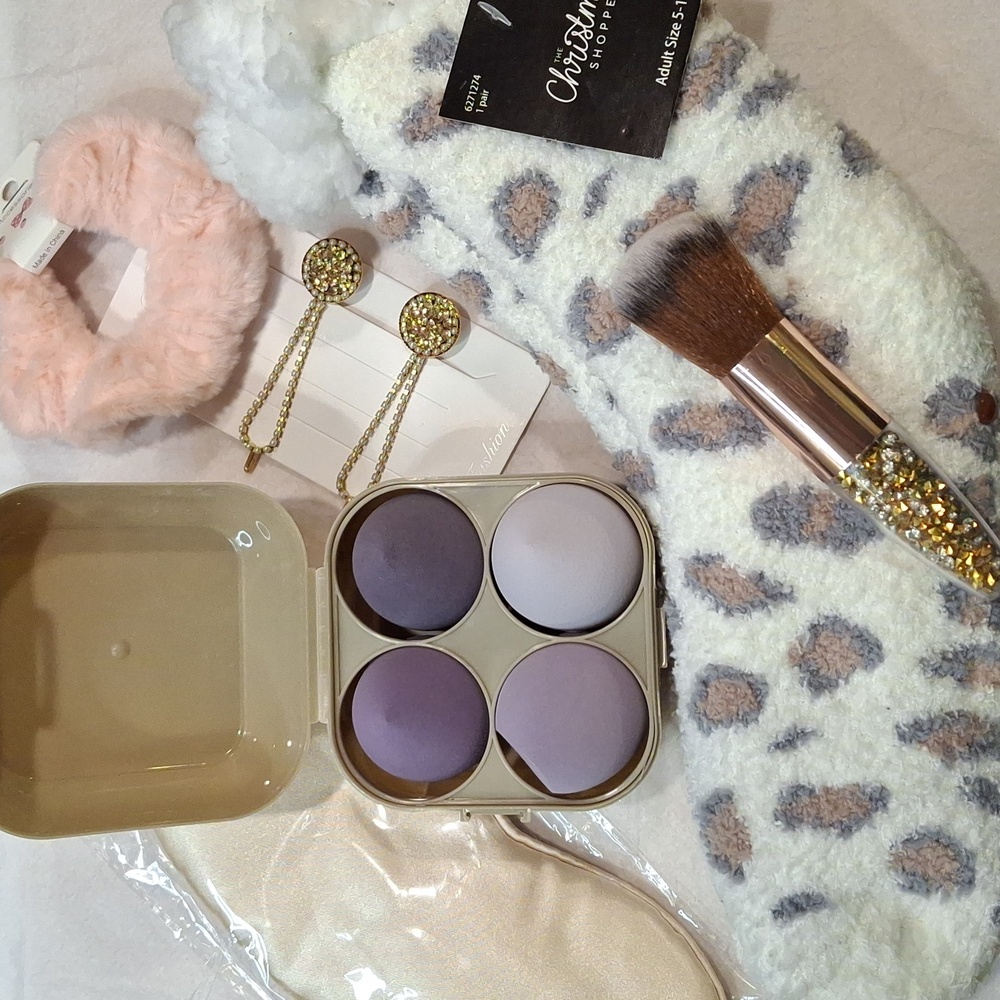 Leopard Print Cozy Socks & Accessories Set